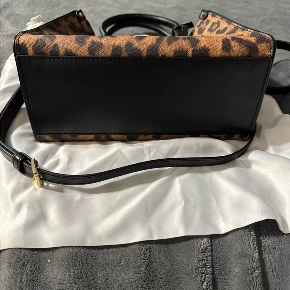 Michael Kors Leopard Print satchel - Picture 5 of 5